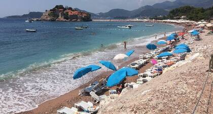 Levantin Inn half, 1 Apt N15, Sveti Stefan, Montenegro
