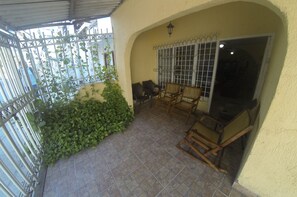 Terrace/patio - CASA ENILDA 2532<br>Habitaciones en Casa Familiar en Manga<br> (Cartagena)