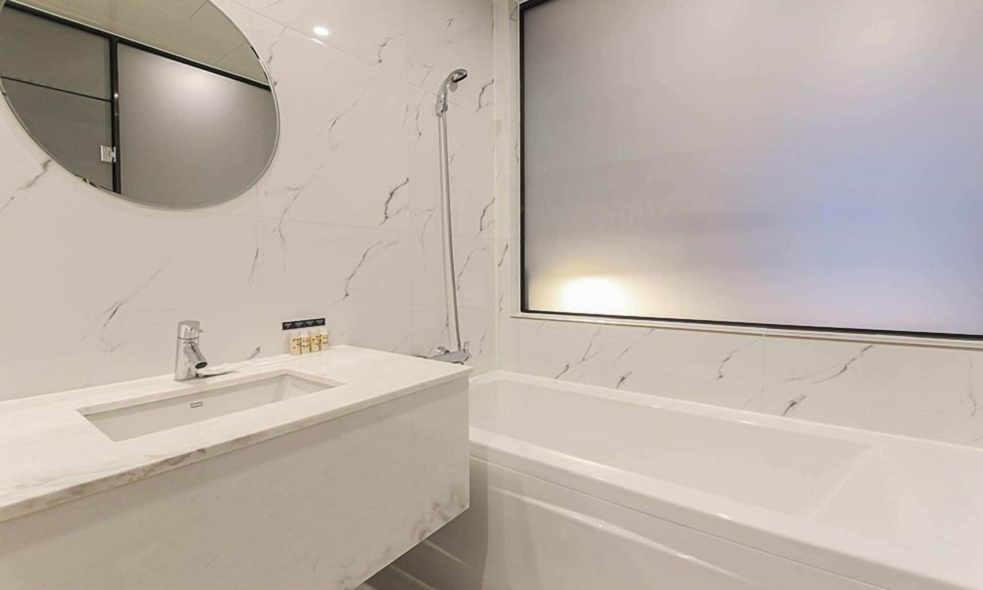 Habitación doble Deluxe | Decoración personalizada, muebles diferentes y wifi gratis 