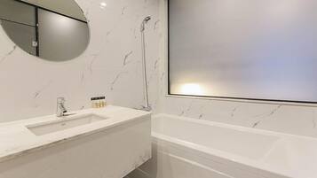 Habitación doble Deluxe | Decoración personalizada, muebles diferentes y wifi gratis