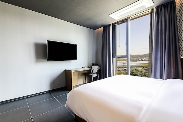 Deluxe Double Room | Individually decorated, individually furnished, free WiFi, bed sheets