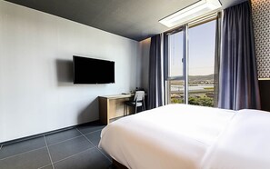 Deluxe Double Room | Individually decorated, individually furnished, free WiFi, bed sheets - Gimhae Perfect Hotel (Gimhae)