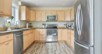 "Sitka Harborview" | Downtown Sitka | Water Views!