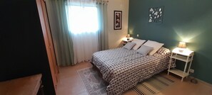 4 chambres, fer et planche à repasser, Wi-Fi gratuit