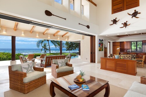 PUAKO LUXURY 115ft OCEANFRONT All beds oceanfront w/AC--Watersports Included!