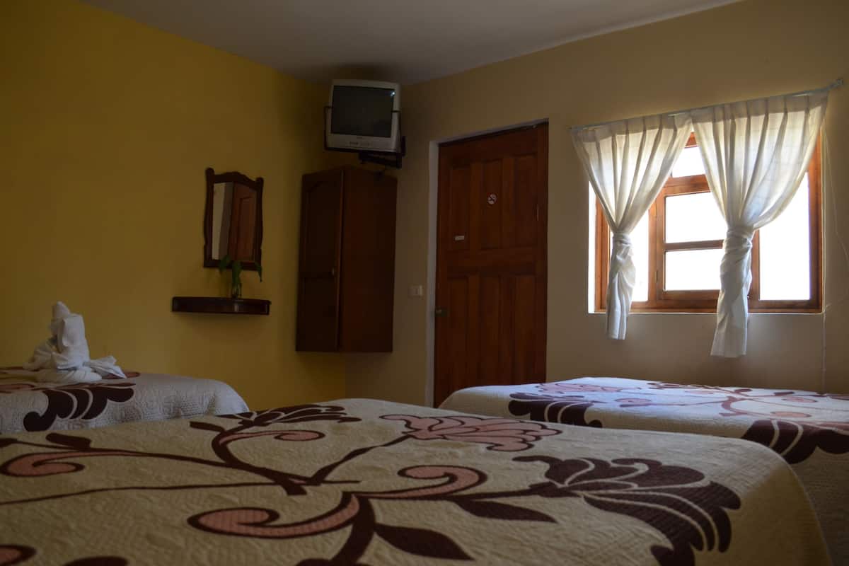 Family Room | Free WiFi, bed sheets