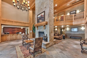 Lobby - Steps to skiing, hotel room, mountain views, shared hot tub, sauna, steam room, fitness room 223A (Park City)