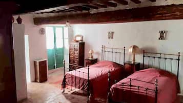 2 bedrooms, bed sheets