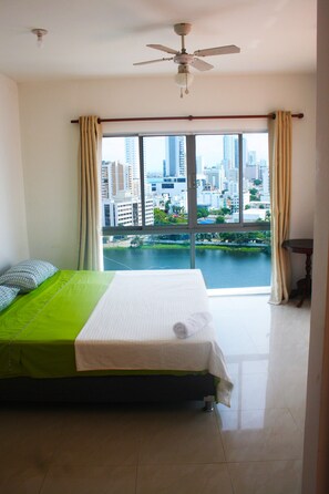 4 Schlafzimmer, Zimmersafe, Bügeleisen/Bügelbrett, kostenloses WLAN