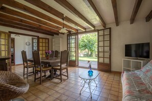 Dining - Seasonal rental apartment n ° 5 (anglet)