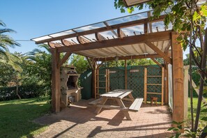 Outdoor dining - Seasonal rental apartment n ° 5 (anglet)