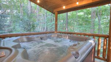 Signature huisje, 1 queensize bed, uitzicht op vallei | Privéspabad