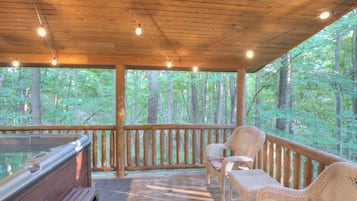 Apple Blossom Cabin | Terrace/patio