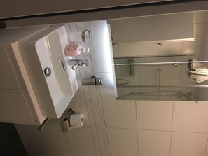 Toallas y papel de baño 