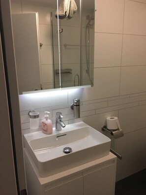 Handtücher, Toilettenpapier