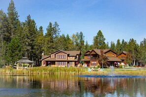 المنشأة من الخارج