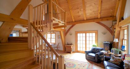 Beautiful Timber Frame Home in the Berkshires /Available for Long Term