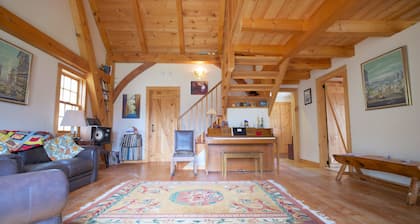 Beautiful Timber Frame Home in the Berkshires /Available for Long Term