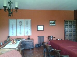 Dining - Rural house (full rental) The Award School for 2 people can be rented (Regueras (Las))