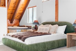 3 chambres, bureau, fer et planche à repasser, lit parapluie