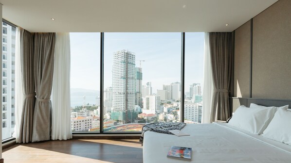 Habitació panoràmica, 1 llit de matrimoni gran, vistes a l'oceà | Roba de llit d'alta qualitat i matalassos d'escuma viscoelàstica