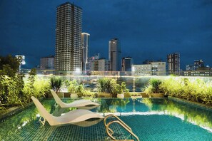 Outdoor pool - Em Oi Boutique Hotel (Nha Trang)