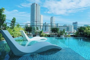 Outdoor pool - Em Oi Boutique Hotel (Nha Trang)