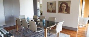 Vil·la | Zona de menjador de l'habitació