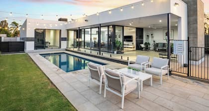 The Sinatra Holiday House - Winter Special
