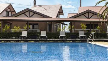 Seasonal outdoor pool