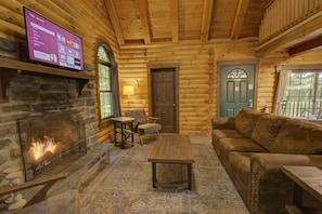 Smart TV y chimenea