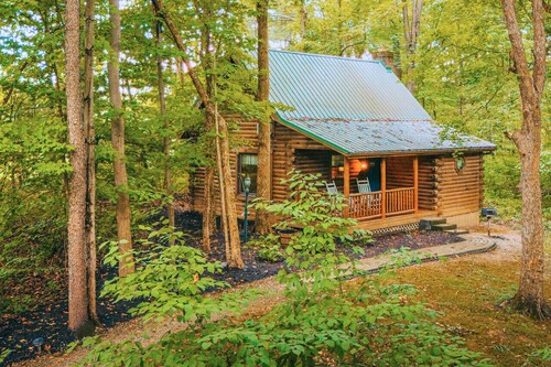 Secluded Cabin Getaway with Hot Tub, Kitchen, and Fireplace