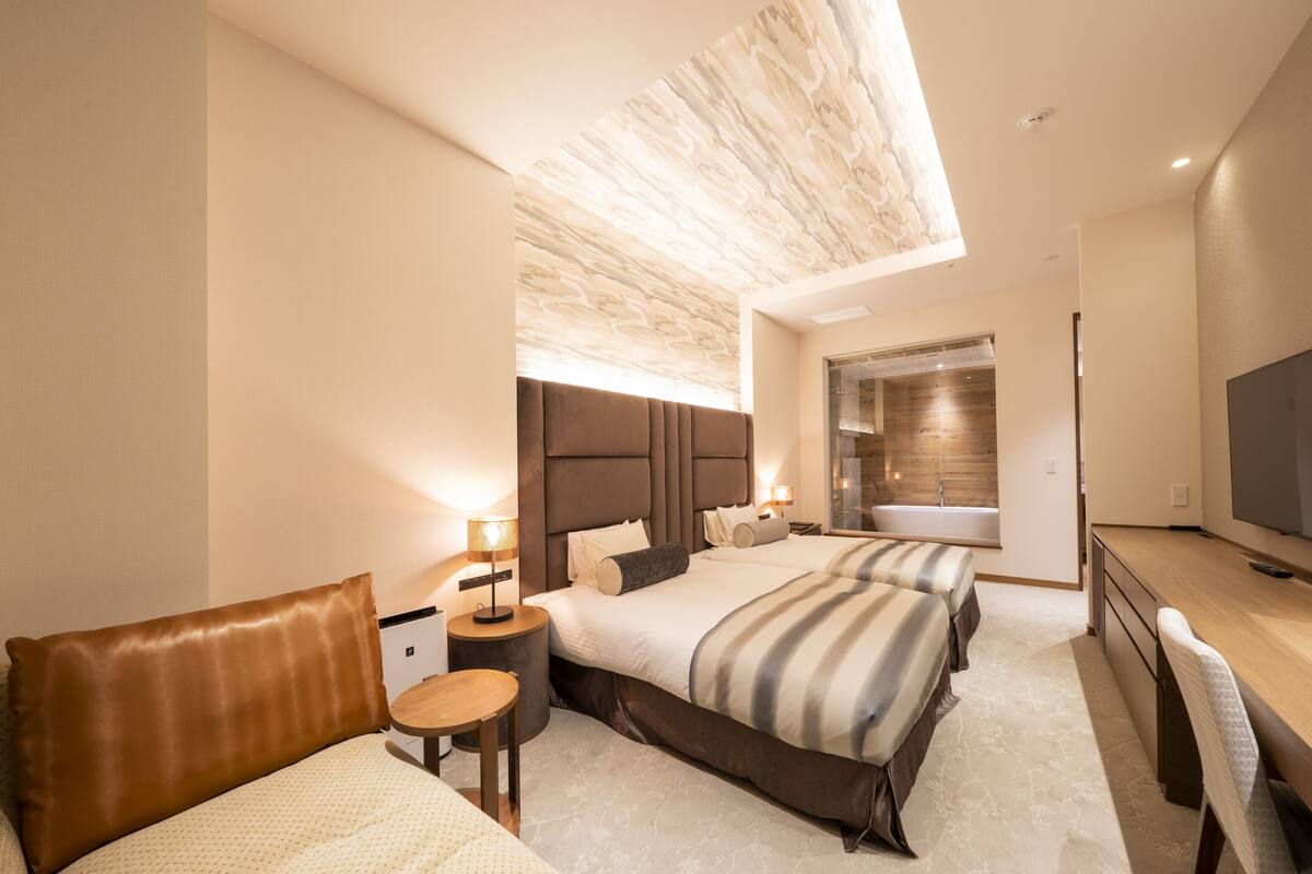 皇室套房, 非吸煙房 (Housekeeping Once Every 3 Days) | 高級寢具、羽絨被、房內夾萬、遮光窗簾/窗簾