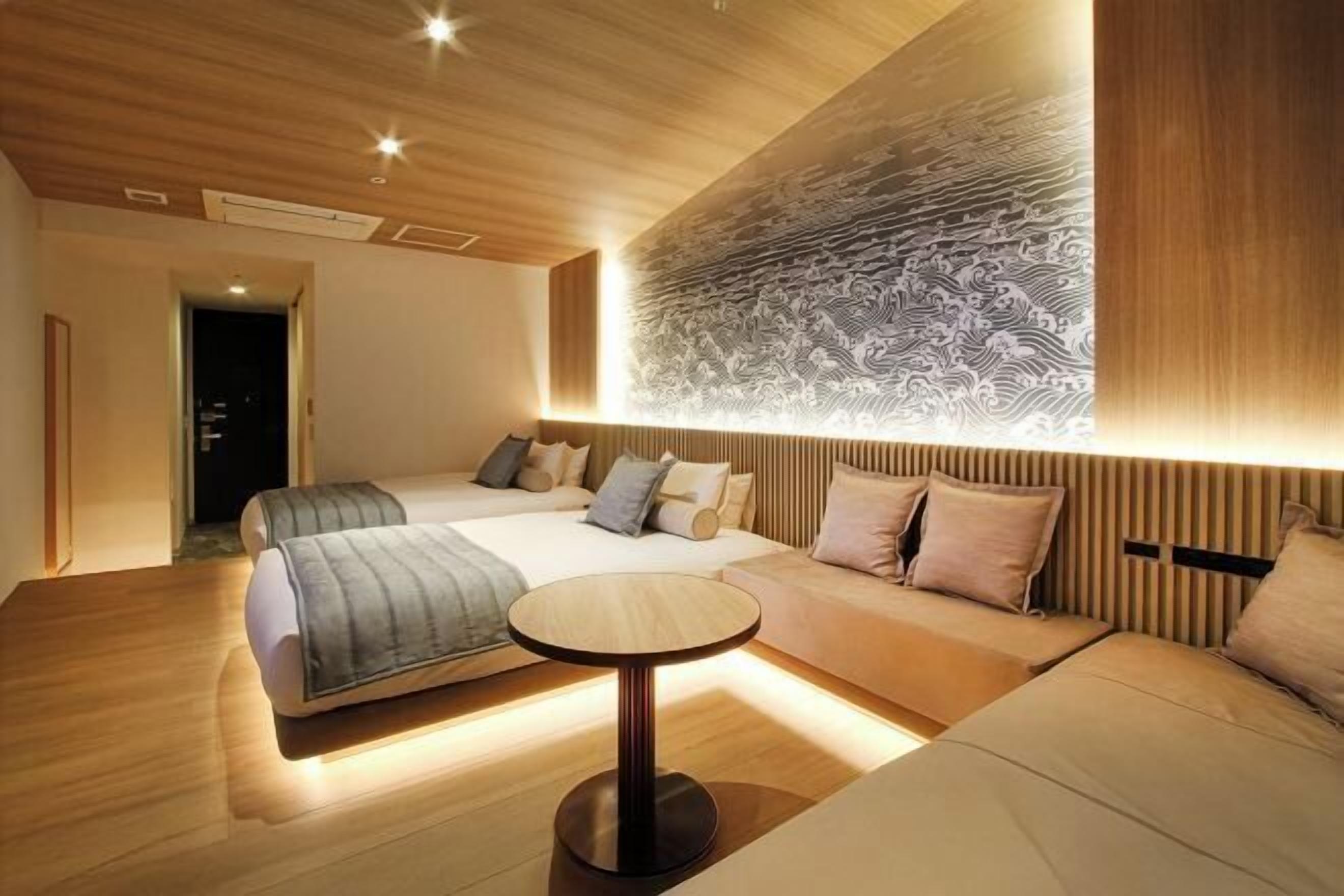 Luxe beddengoed, donsdekens, een kluis op de kamer