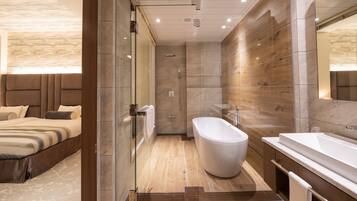 Royal Suite, Non Smoking (Housekeeping Once Every 3 Days) | Bathroom | Free toiletries, hair dryer, slippers, bidet