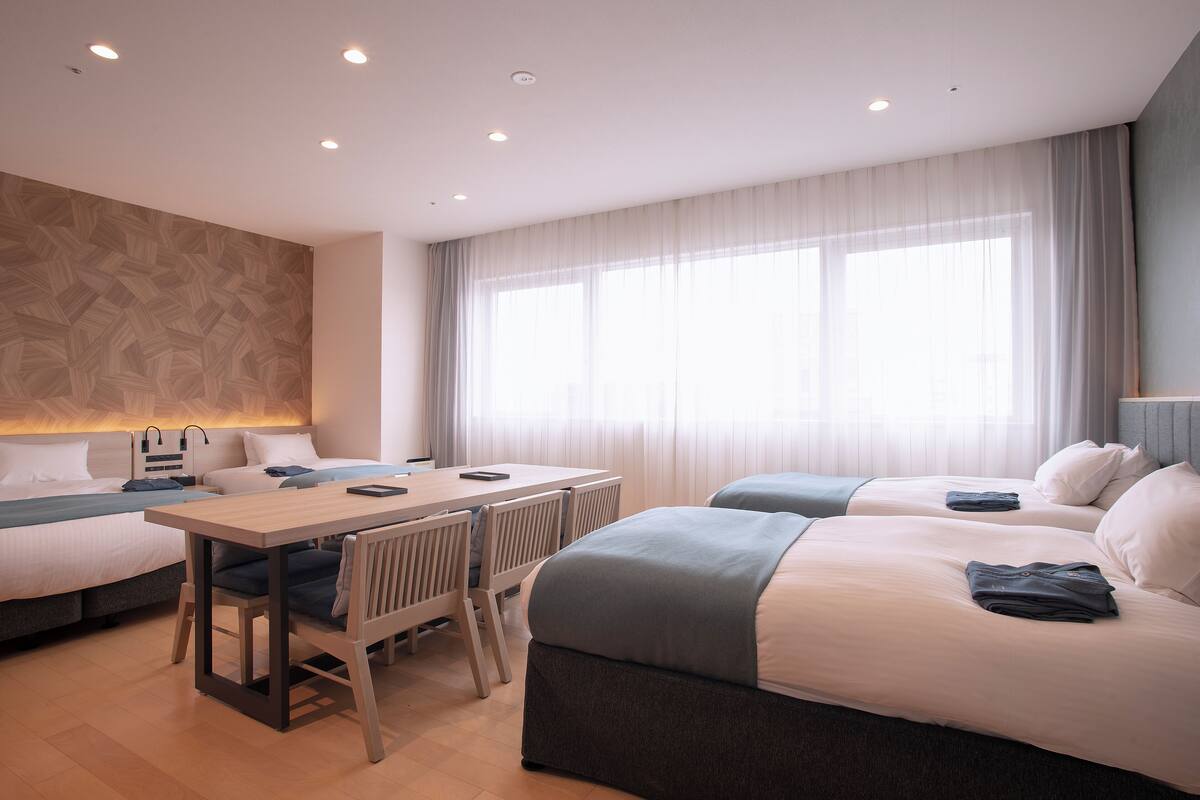 家庭客房, 非吸煙房 (HSKP Once Every 3 Days, Mx.6 pax) | 高級寢具、羽絨被、房內夾萬、遮光窗簾/窗簾