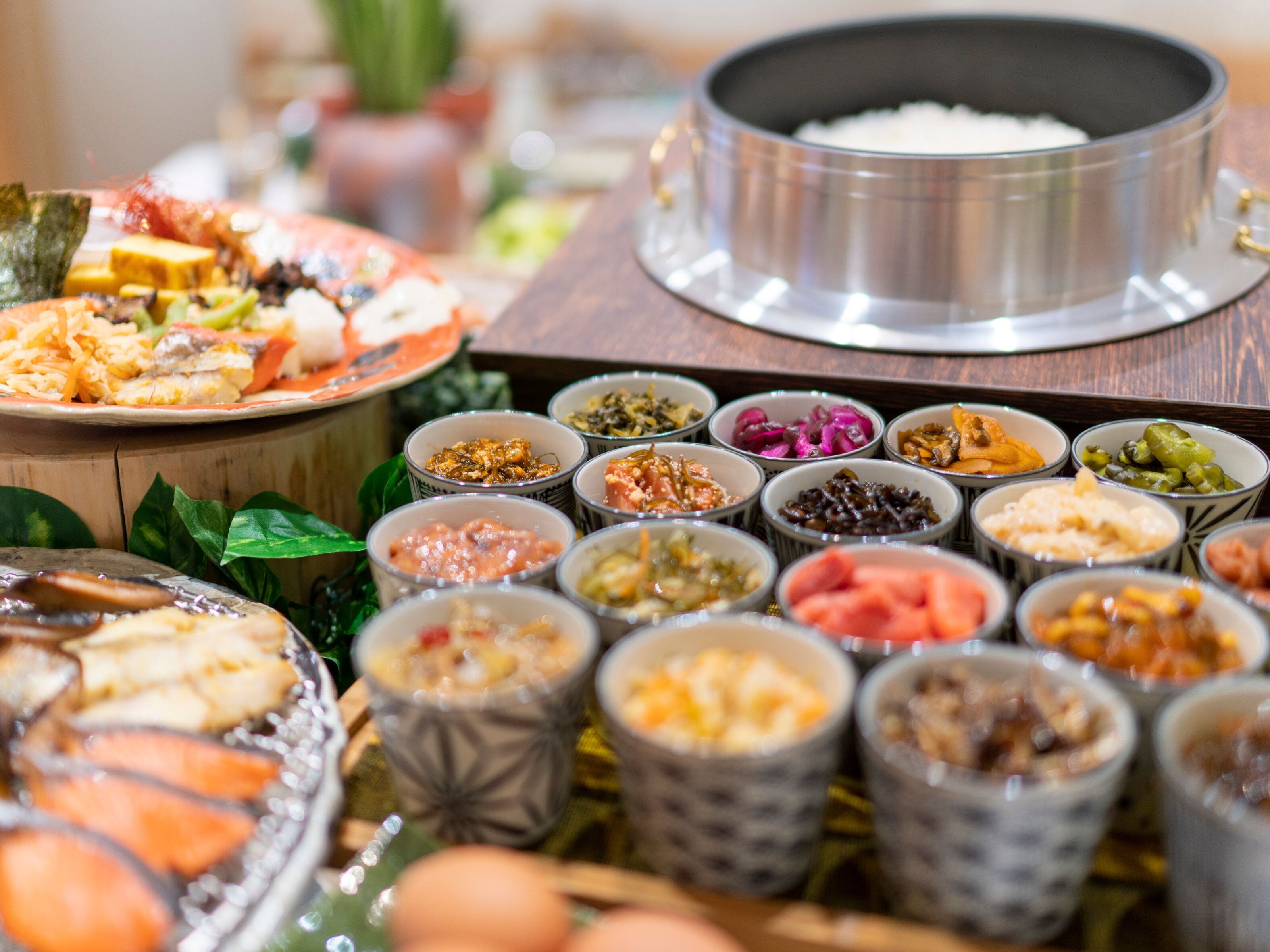 Daily buffet breakfast (JPY 3300 per person)