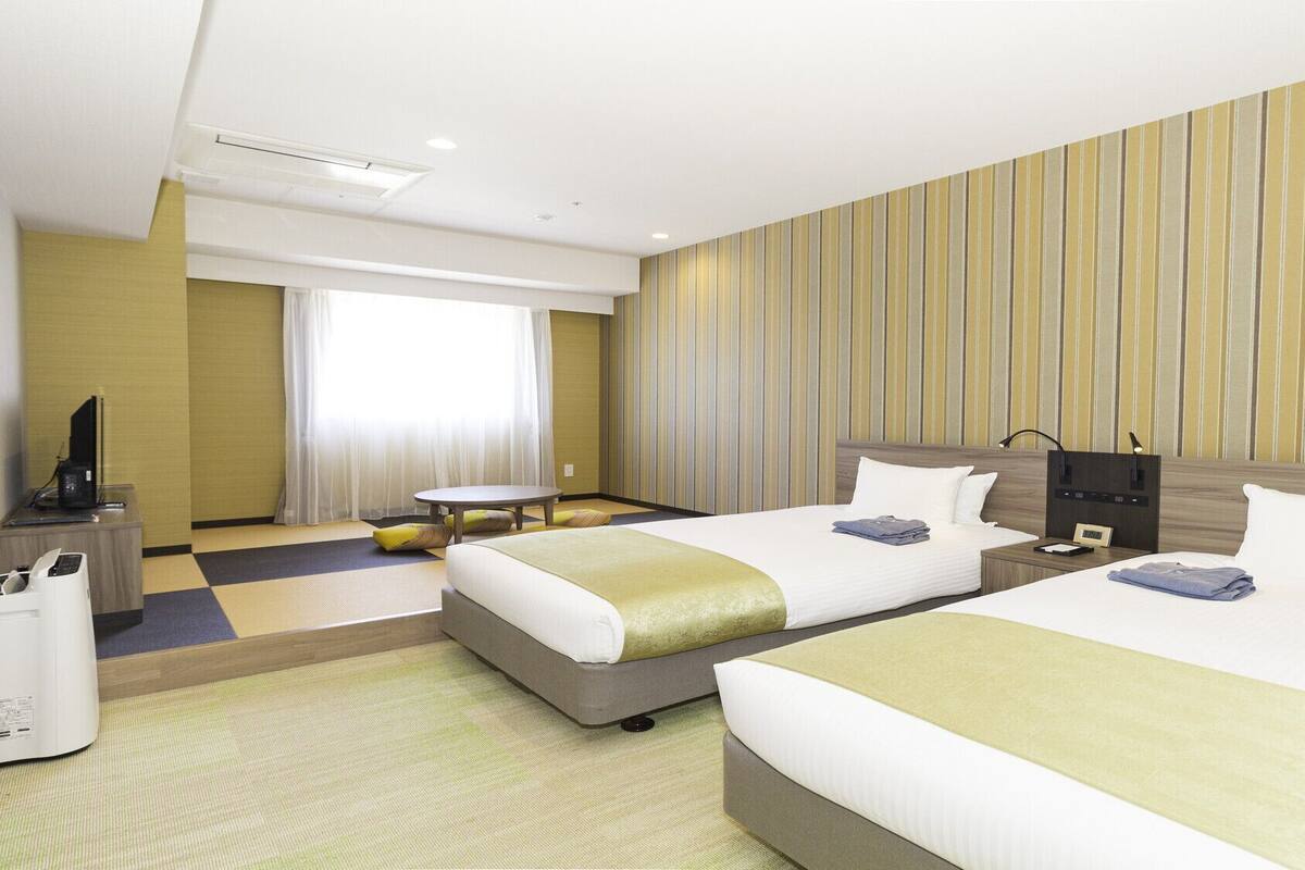 高級寢具、羽絨被、房內夾萬、遮光窗簾/窗簾