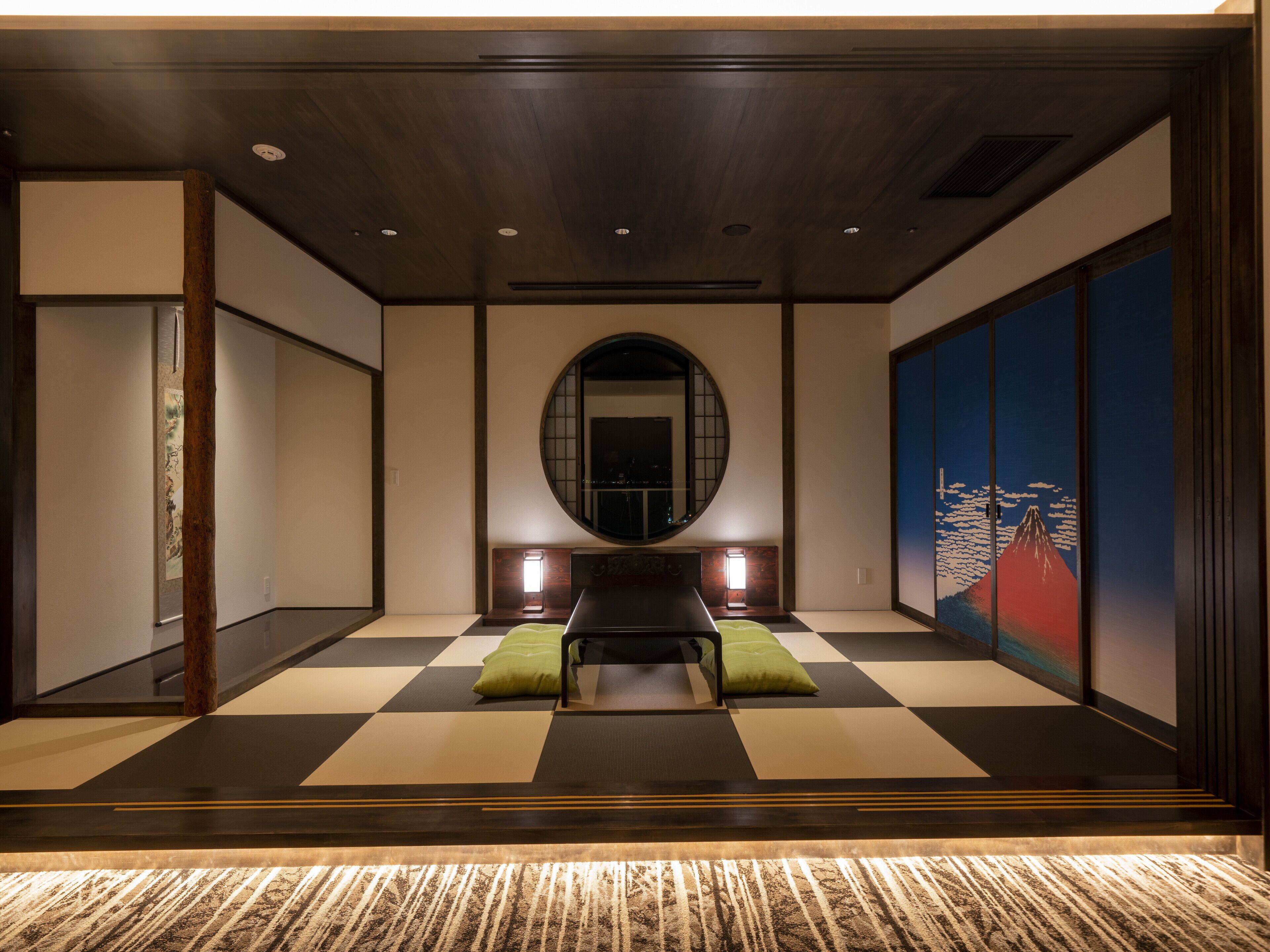 royal suite, non smoking (housekeeping once every 3 days) | living area