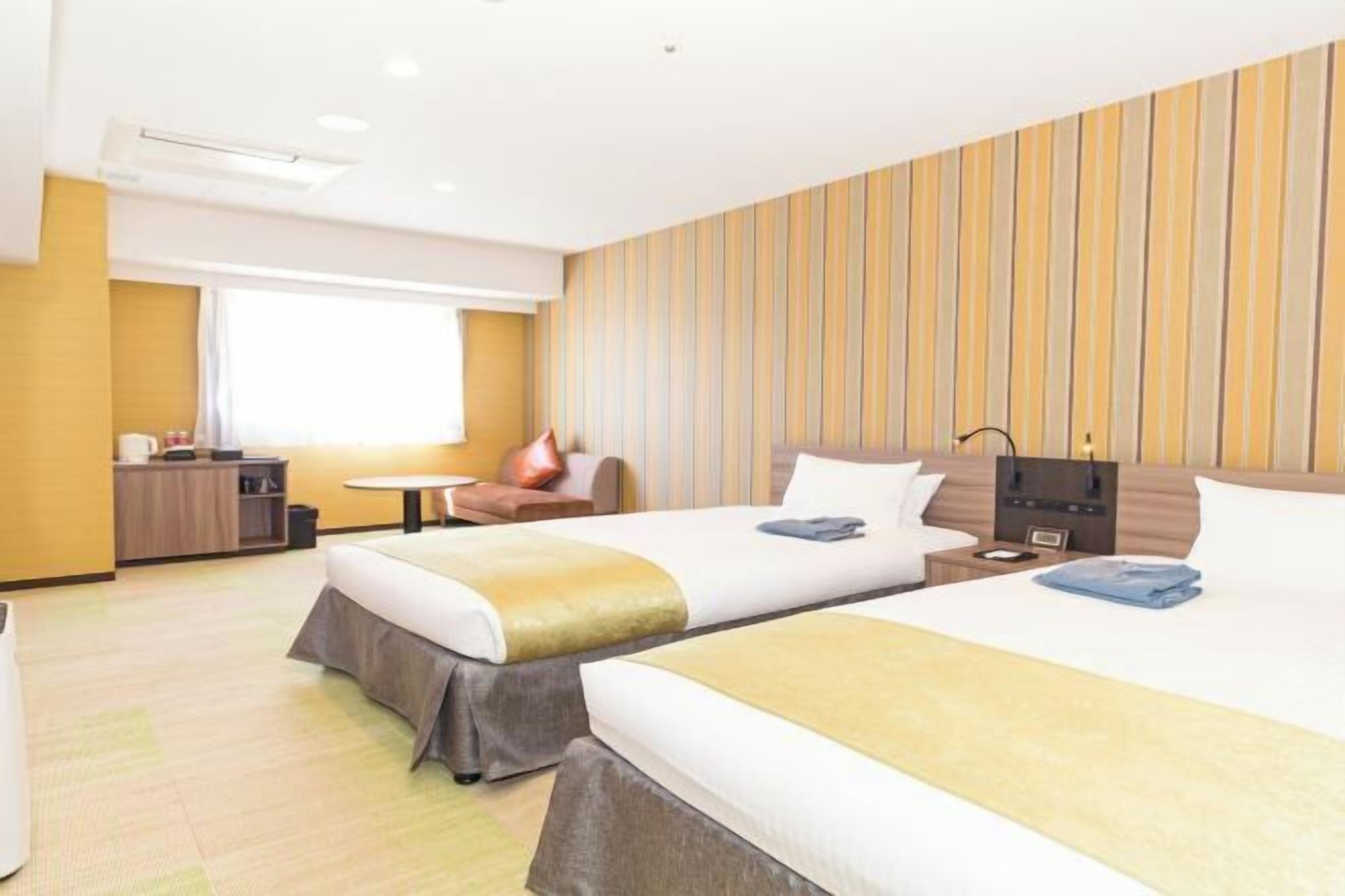 高档床上用品、羽绒被、客房内保险箱、遮光窗帘