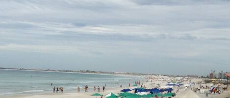 Na praia