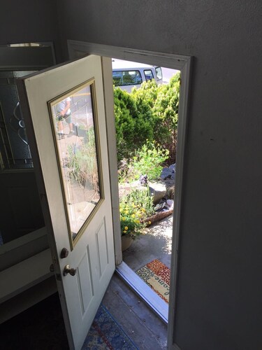 1856 Trading House w/ walk to water