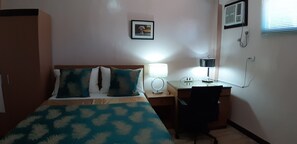 Standard Double Room | Laptop workspace, blackout curtains, soundproofing, free WiFi