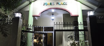 Jones Place Hotel