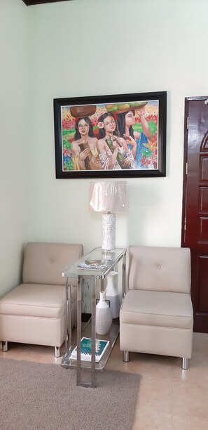 Interior - Jones Place Hotel (Candijay)