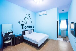 書桌、免費無線上網、床單