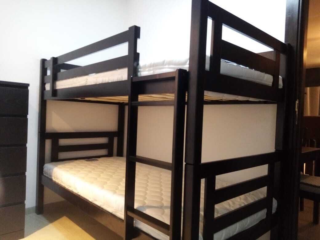 2 soveværelser, pengeskab på værelset, strygejern/strygebræt