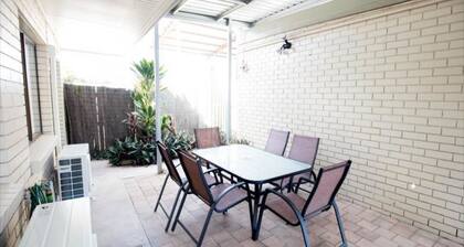 A & A Lodge Motel Emerald