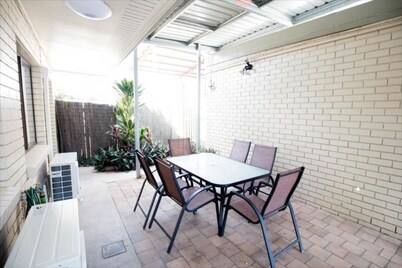 A & A Lodge Motel Emerald