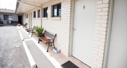 A & A Lodge Motel Emerald